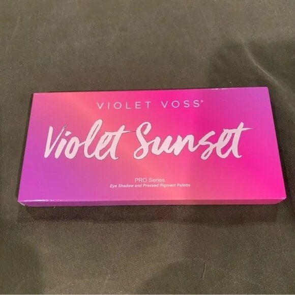 NIB Violet Voss "Violet Sunset" Make Up Palette - Picture 2 of 3